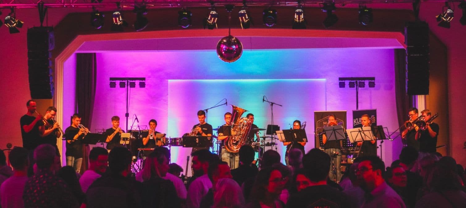 Spring Brass Bandfoto